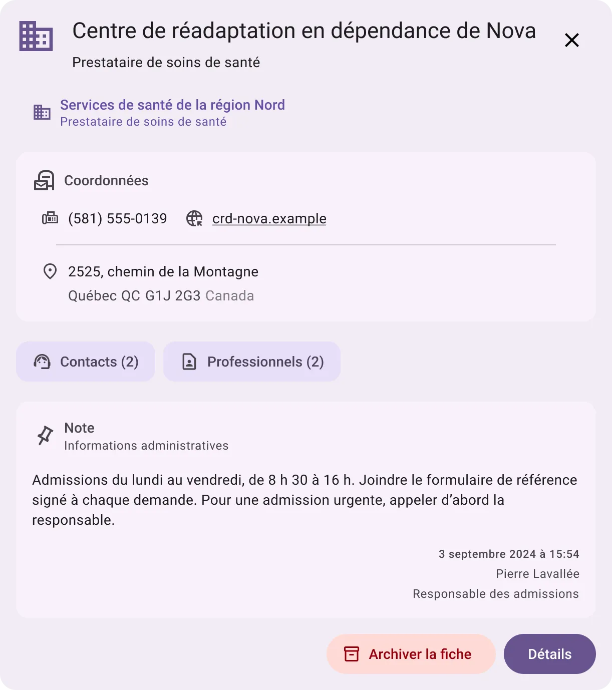 Fiche d’une organisation dans le bottin de Libello : organisation mère, coordonnées, accès à ses contacts et à ses professionnels, note administrative signée, et boutons pour archiver la fiche ou voir les détails (données fictives)