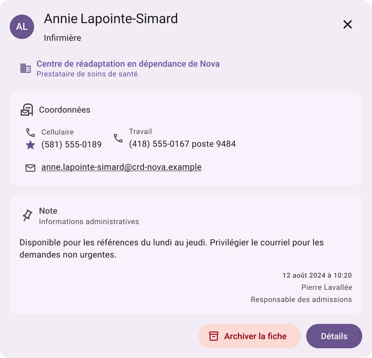 Fiche d’un professionnel dans le bottin de Libello : infirmière rattachée au Centre de réadaptation en dépendance de Nova, numéros de cellulaire et de travail, courriel, et note administrative signée (données fictives)